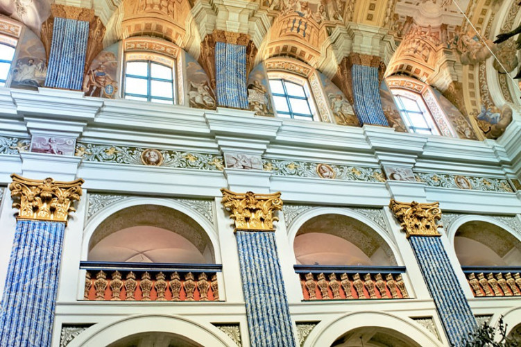 Wnętrze sanktuarium Wnętrze sanktuarium